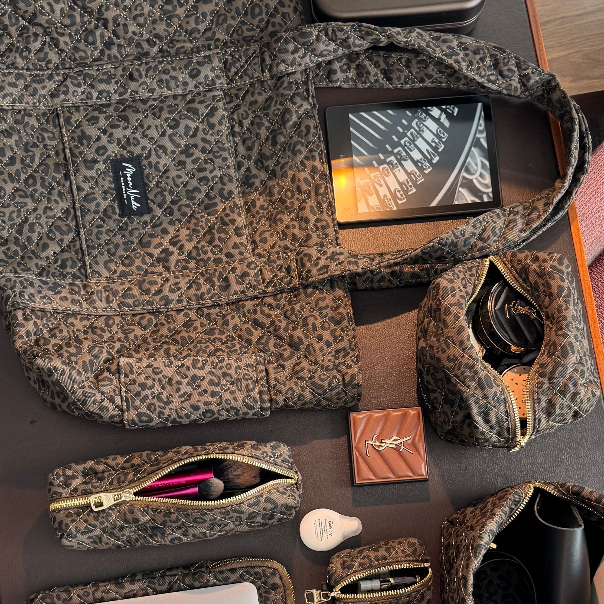 Moon Nude Savanna Tote Bag Zipper